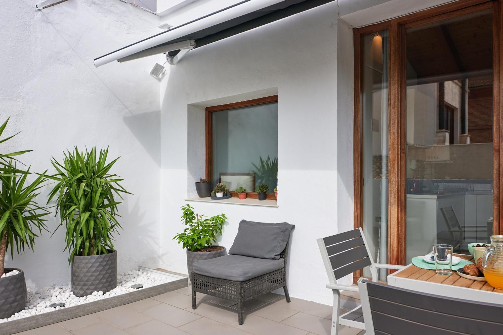 Sunny Cozy Penthouse With A Terrace At Plaza Del Carmen Lägenhet Valencia Exteriör bild